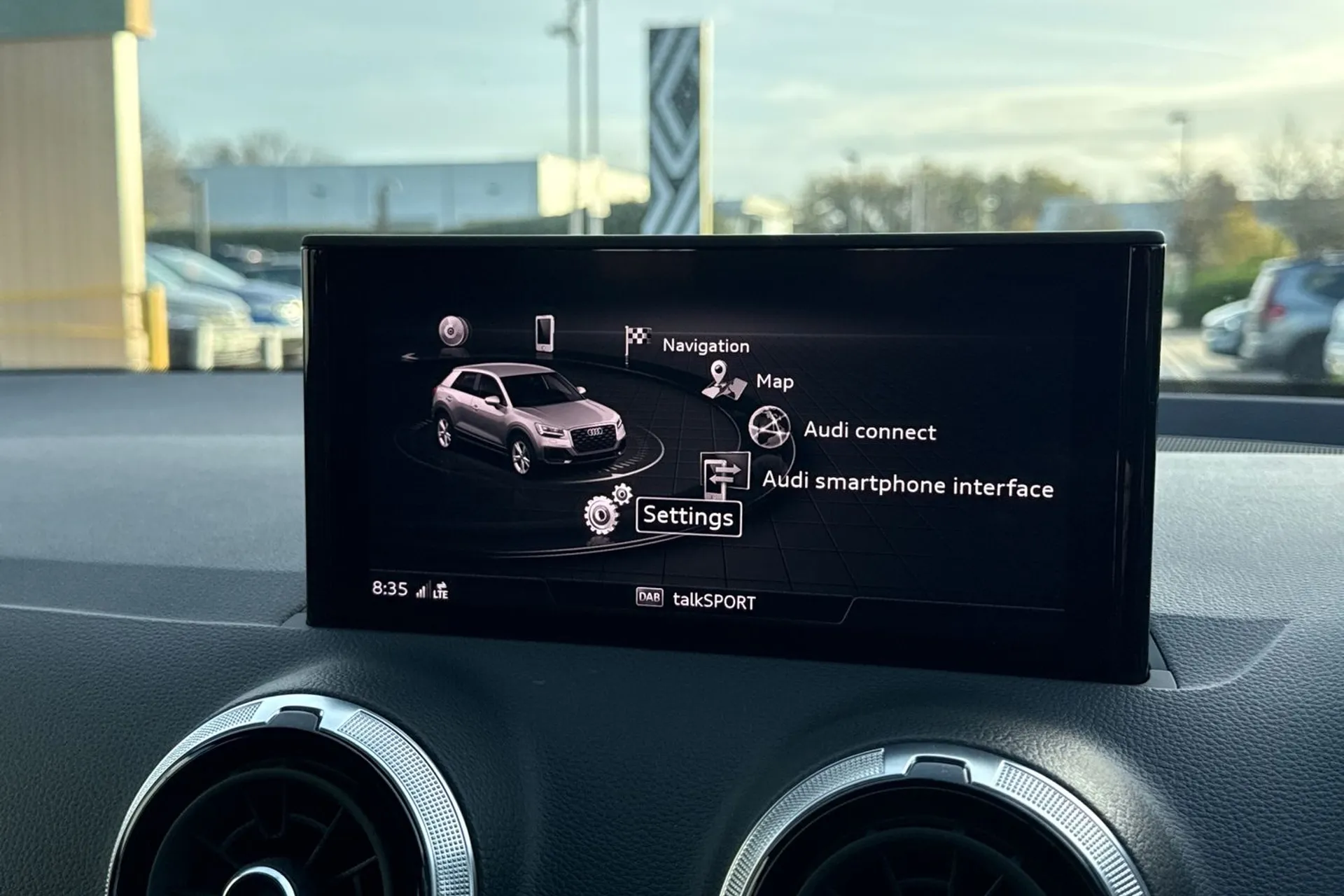 Audi Q2 thumbnail image number 37