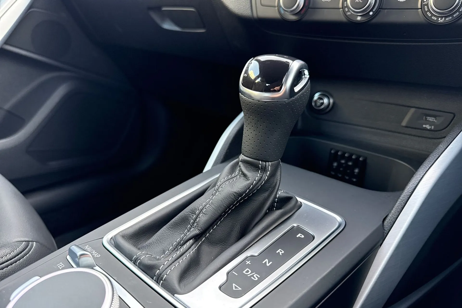 Audi Q2 thumbnail image number 35