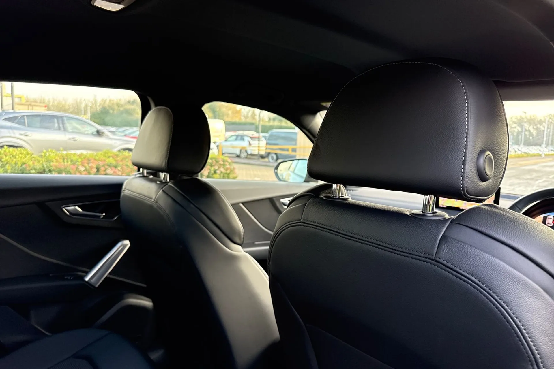 Audi Q2 thumbnail image number 24