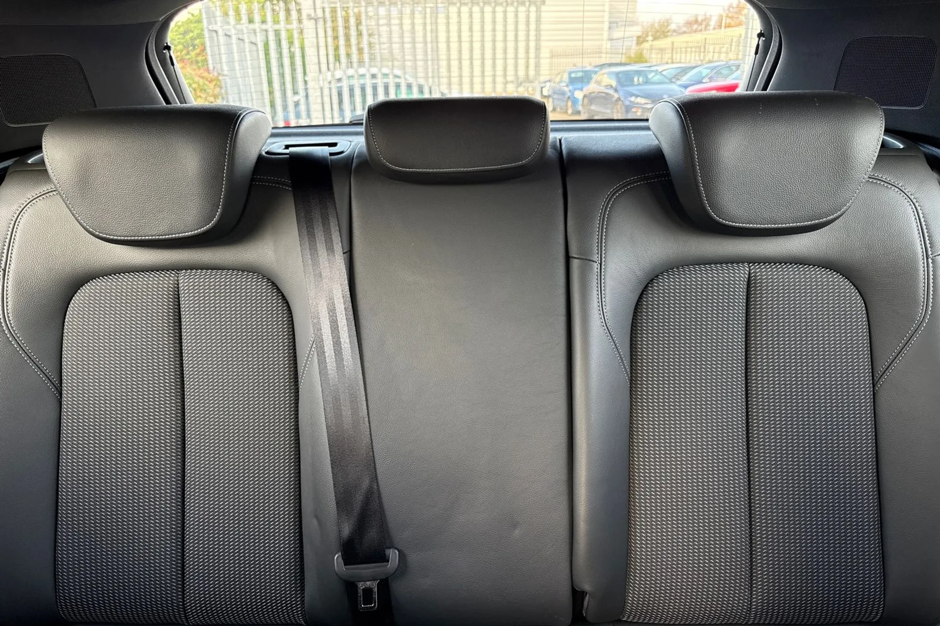 Audi Q2 thumbnail image number 36