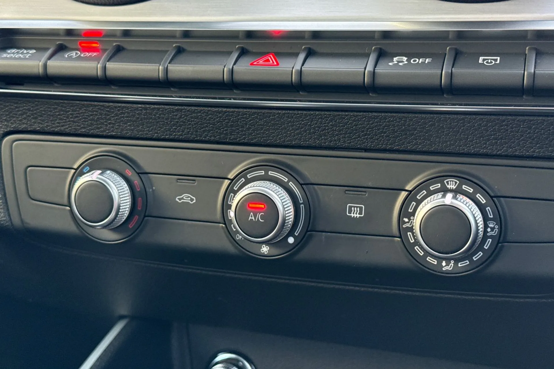 Audi Q2 thumbnail image number 32