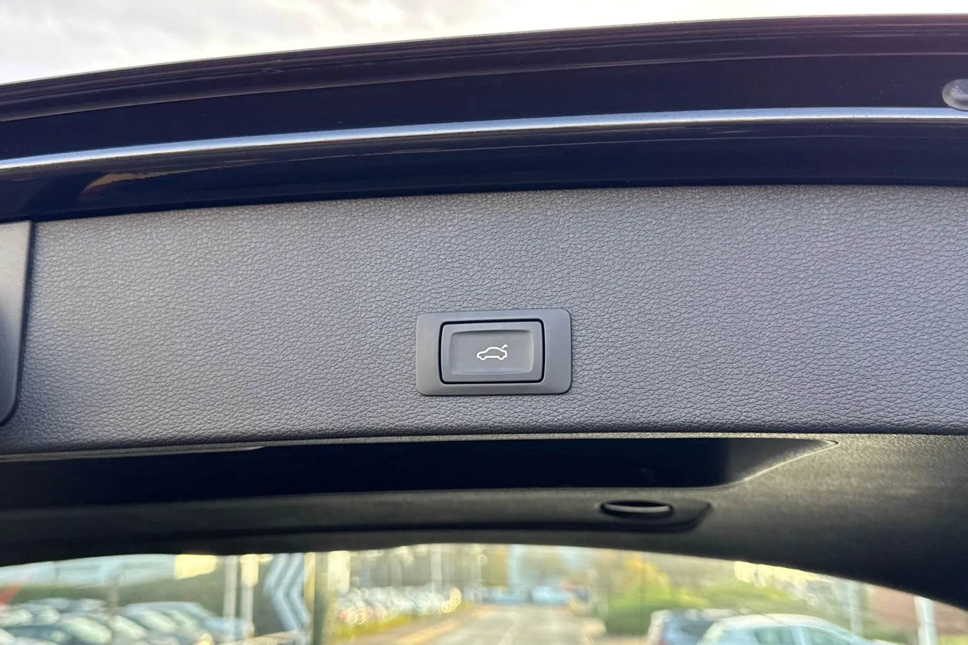 Audi Q2 thumbnail image number 19