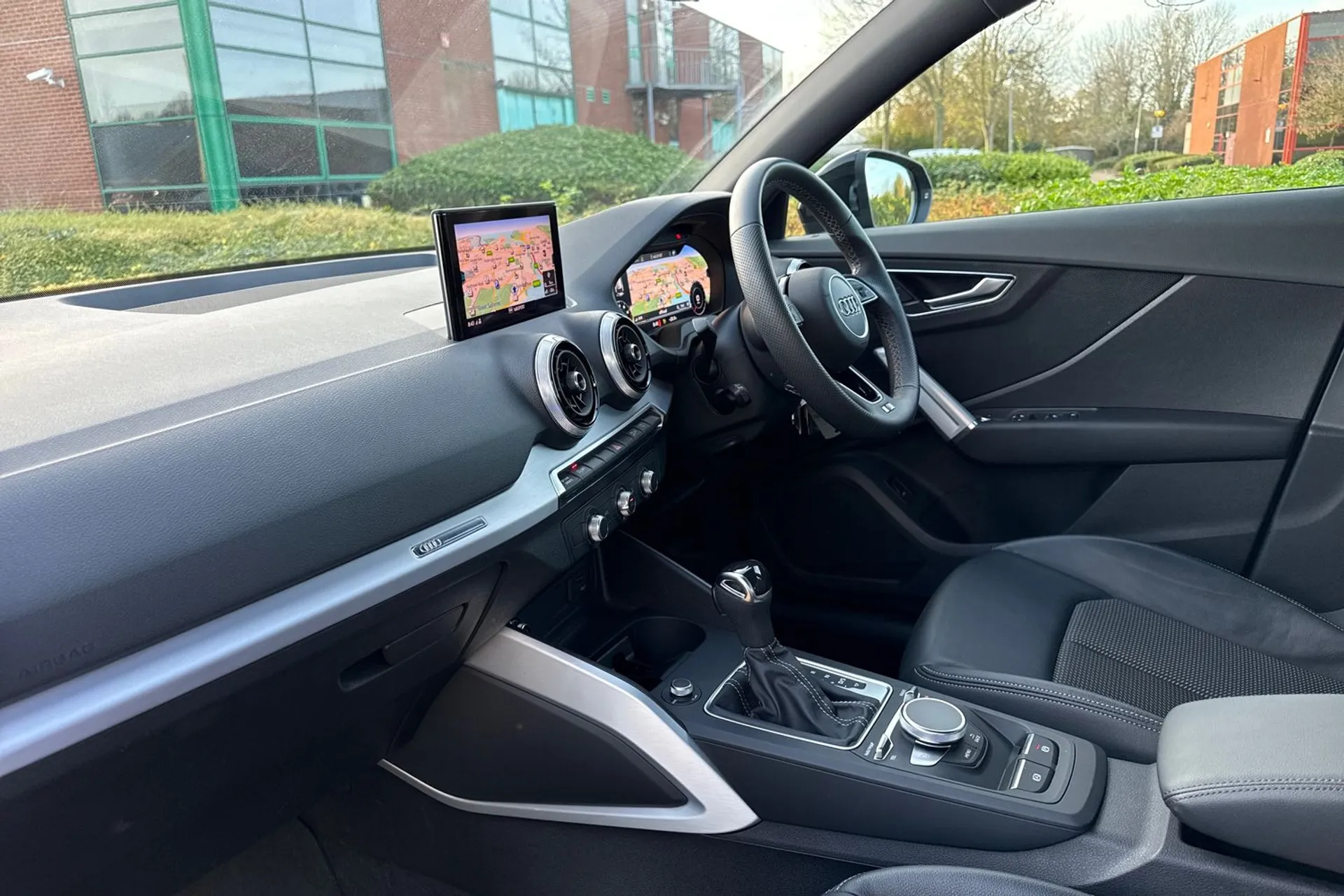 Audi Q2 thumbnail image number 29