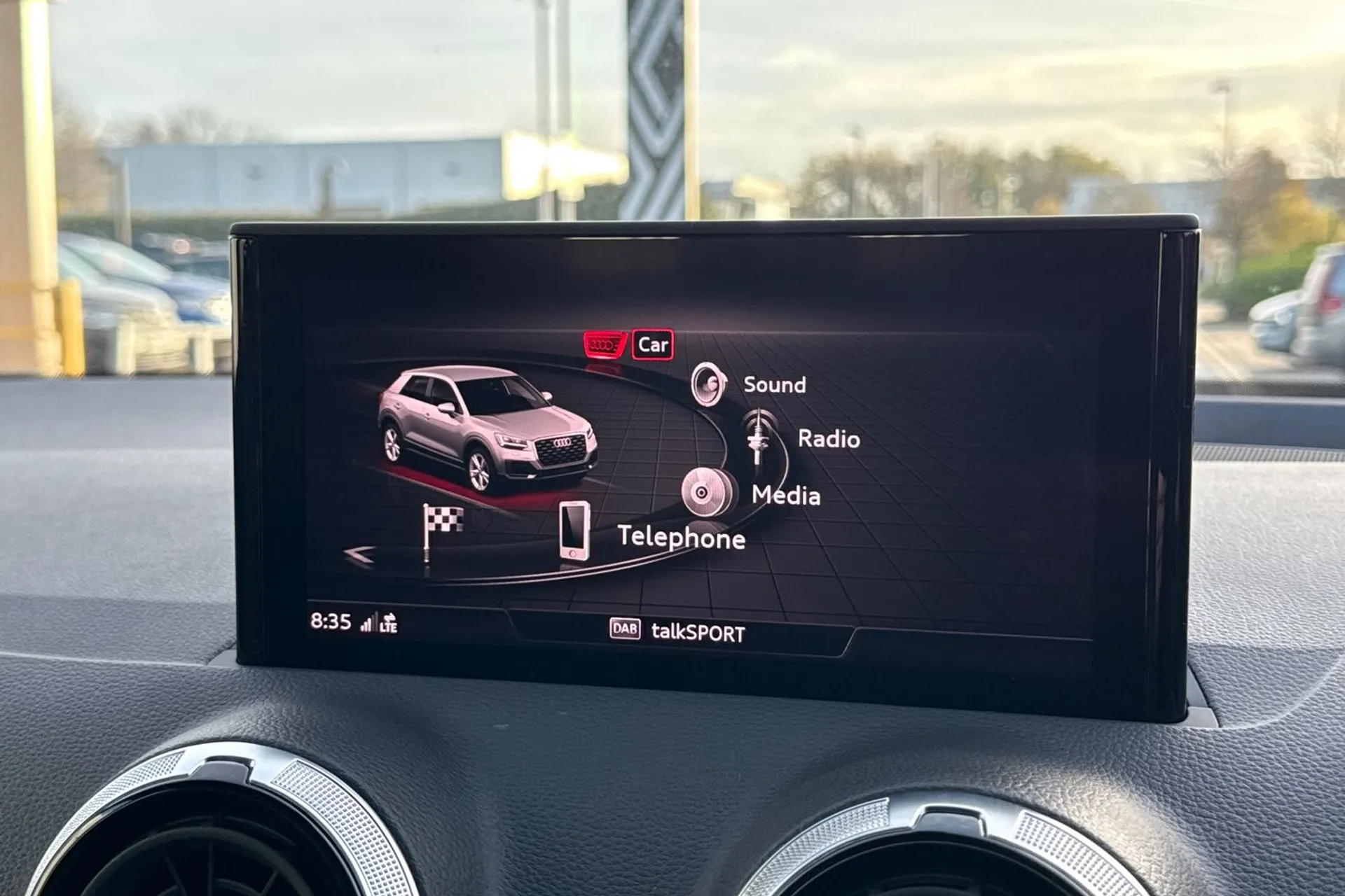 Audi Q2 thumbnail image number 27