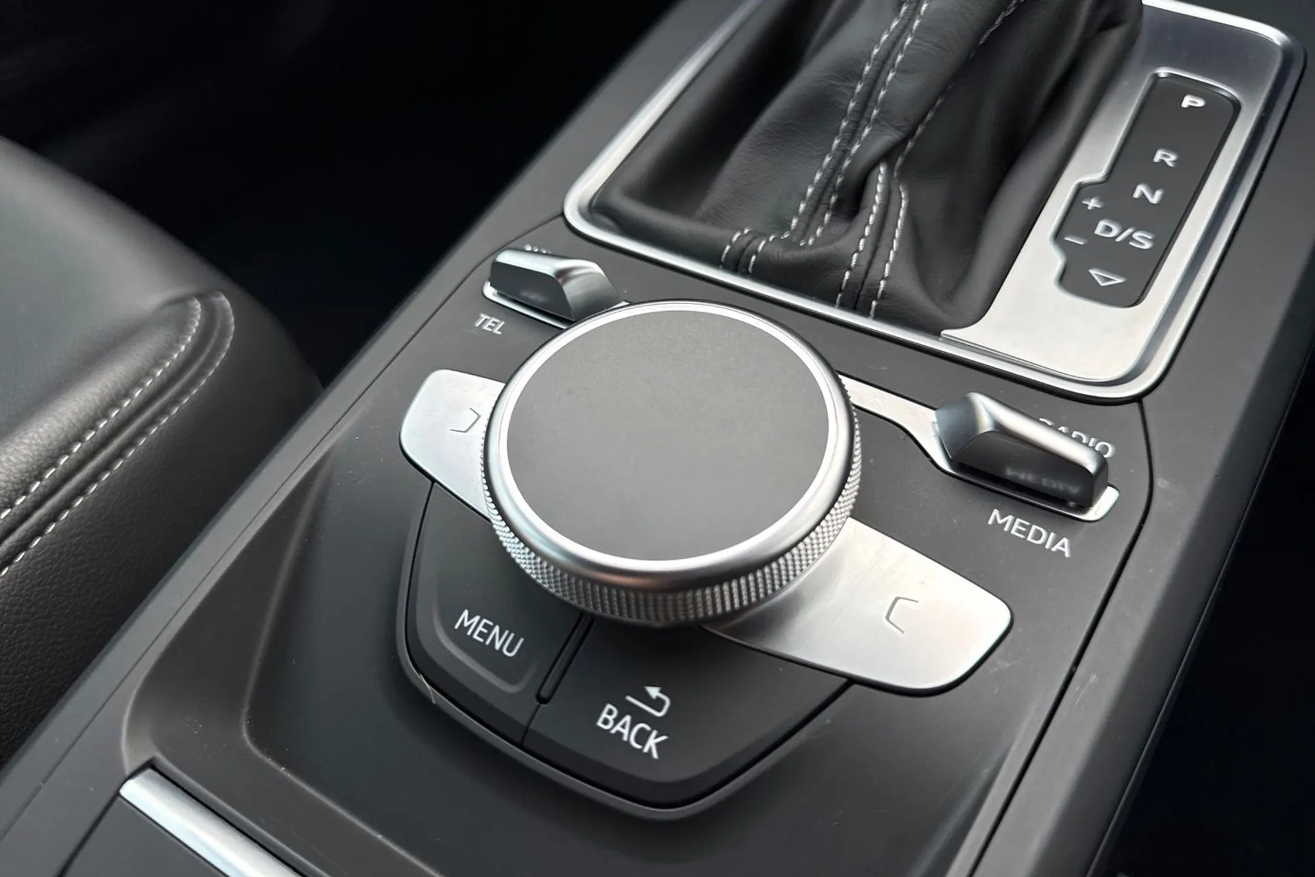 Audi Q2 thumbnail image number 42