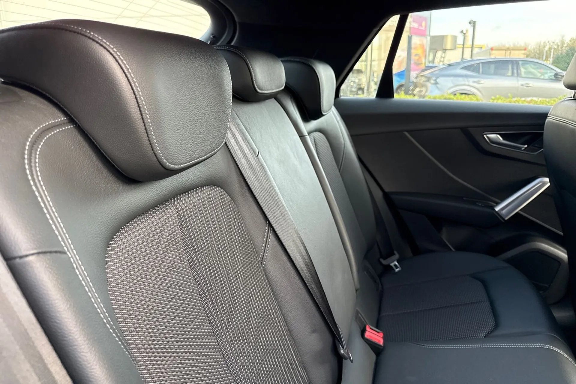 Audi Q2 thumbnail image number 22