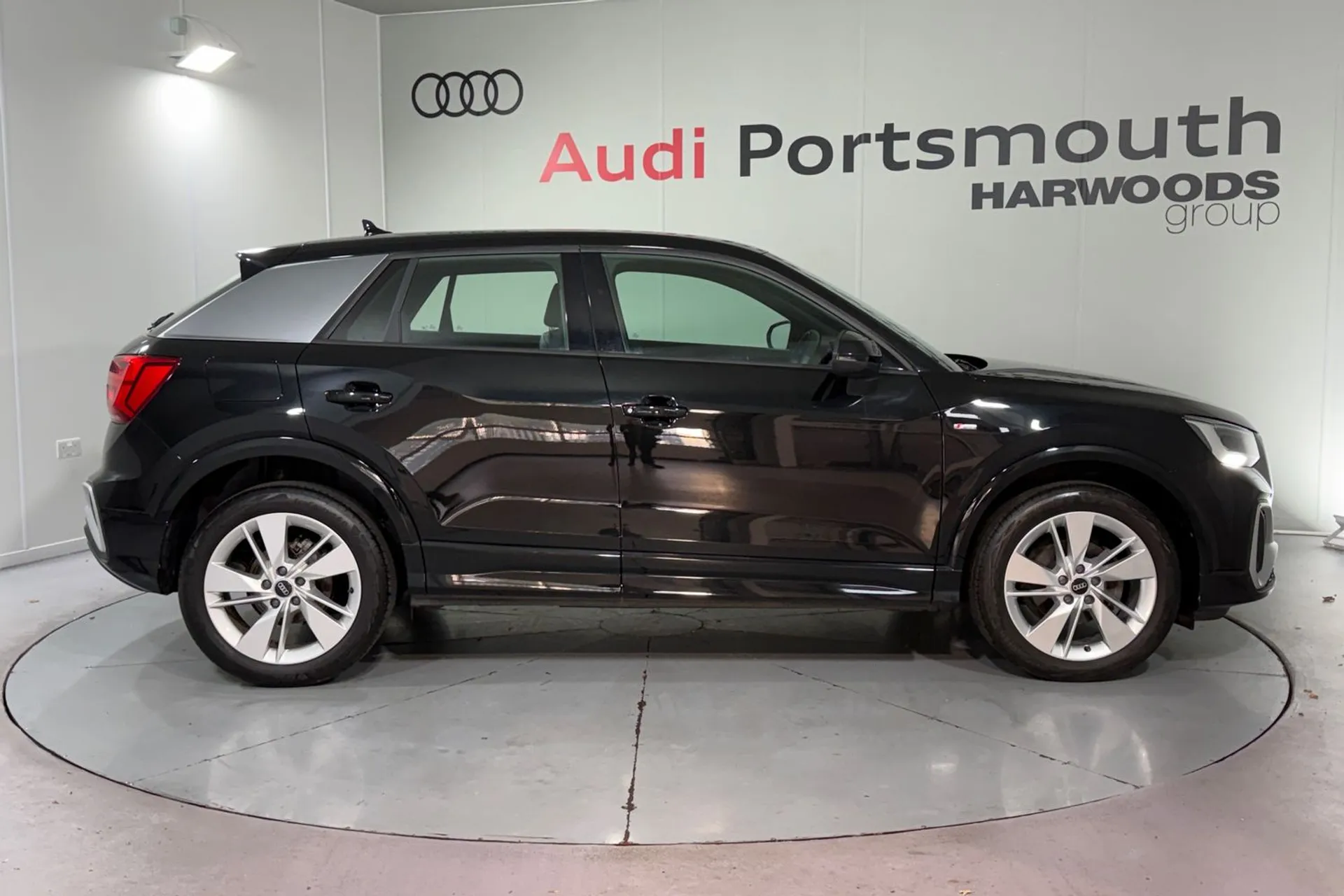 Audi Q2 thumbnail image number 2