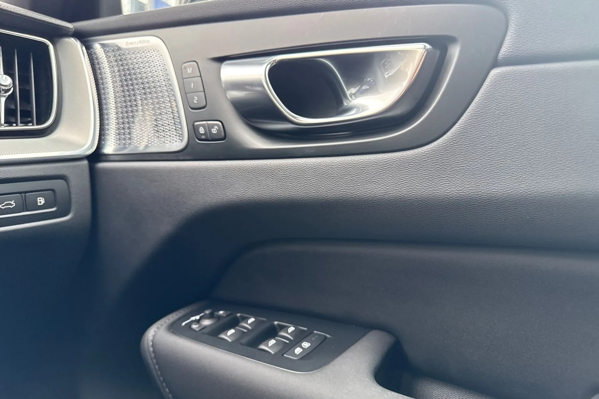 Volvo XC60 thumbnail image number 42