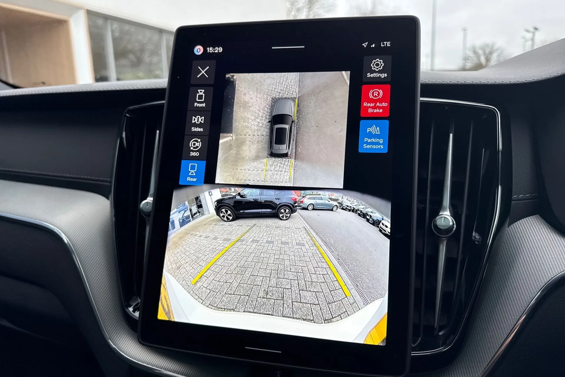 Volvo XC60 thumbnail image number 4