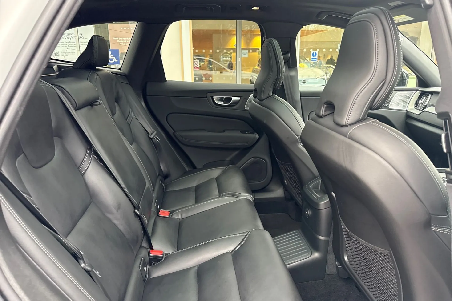 Volvo XC60 thumbnail image number 23