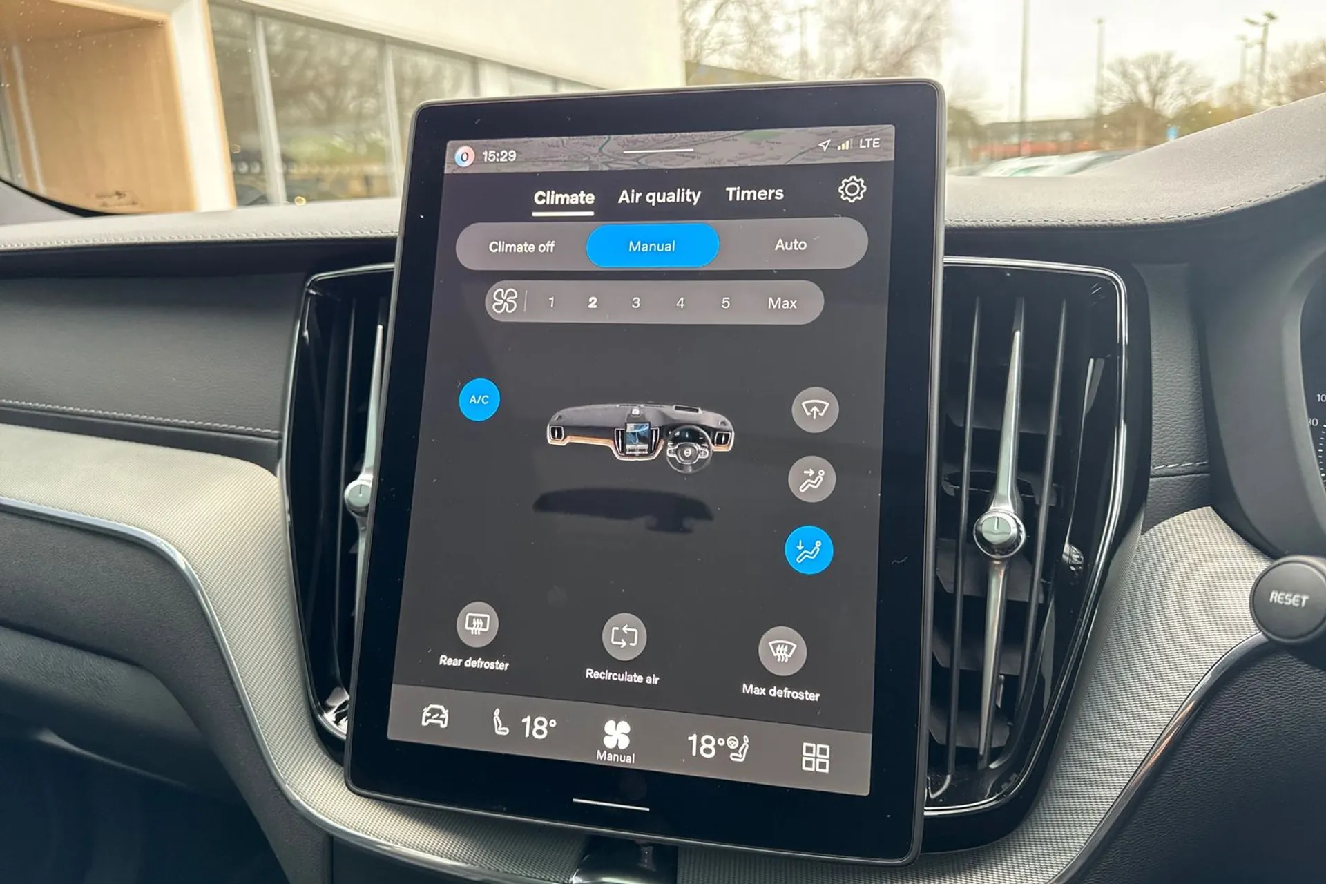 Volvo XC60 thumbnail image number 39