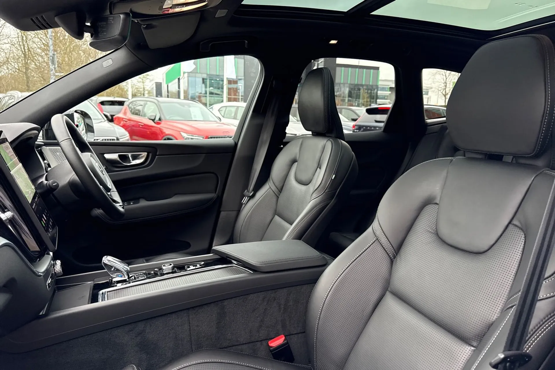 Volvo XC60 thumbnail image number 28