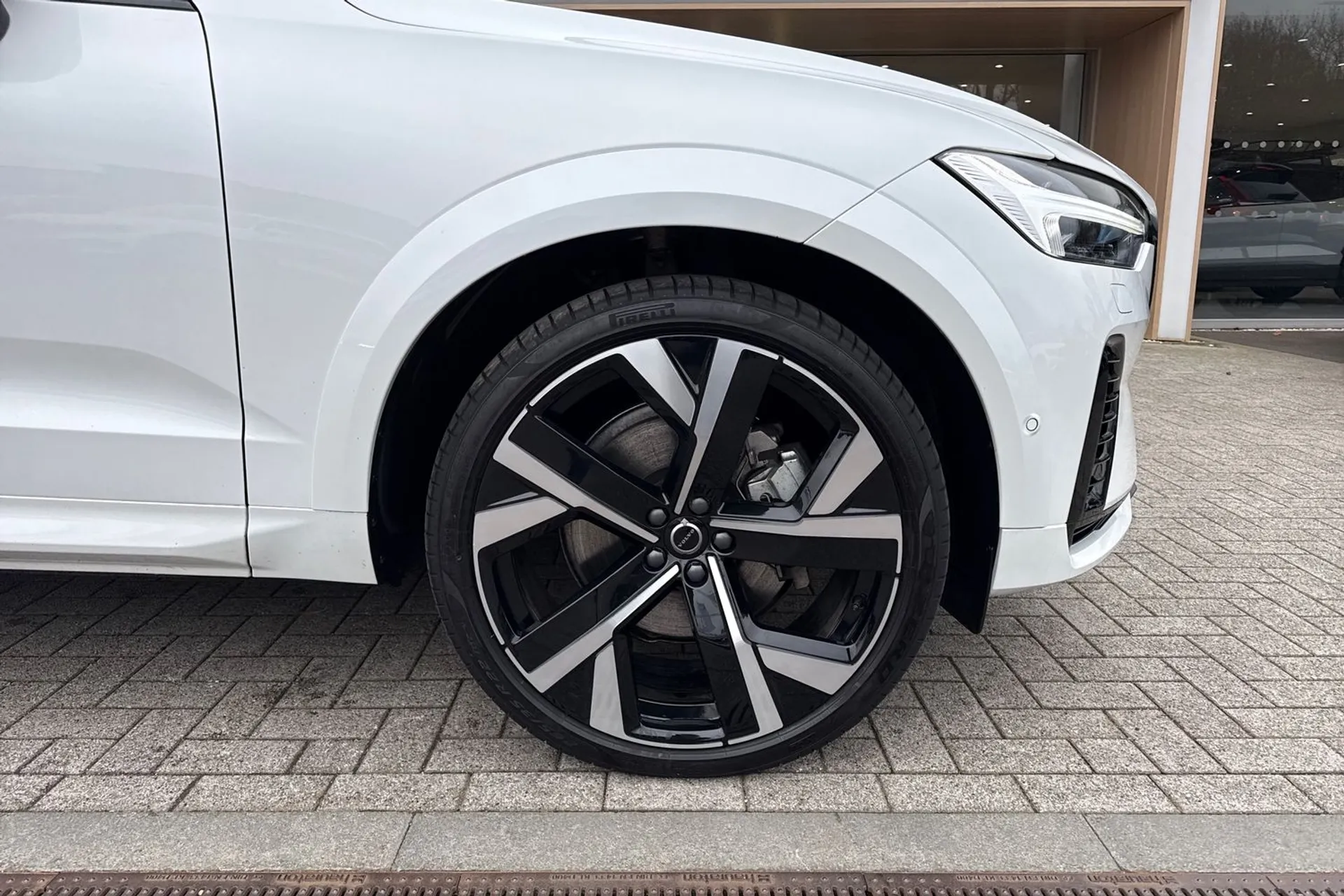 Volvo XC60 thumbnail image number 14