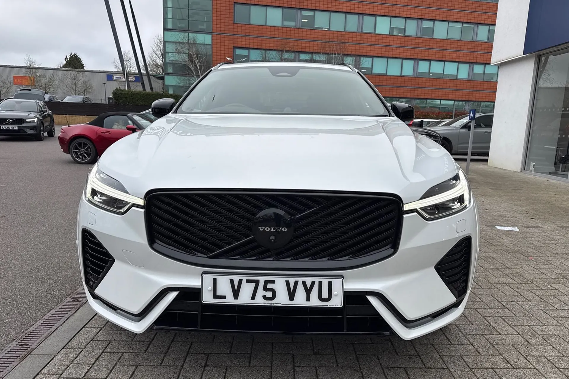 Volvo XC60 thumbnail image number 13