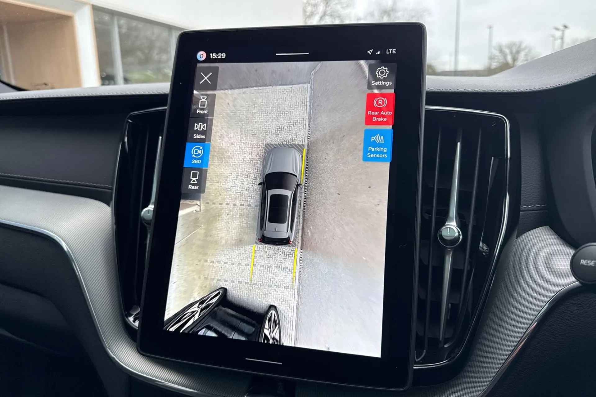 Volvo XC60 thumbnail image number 38