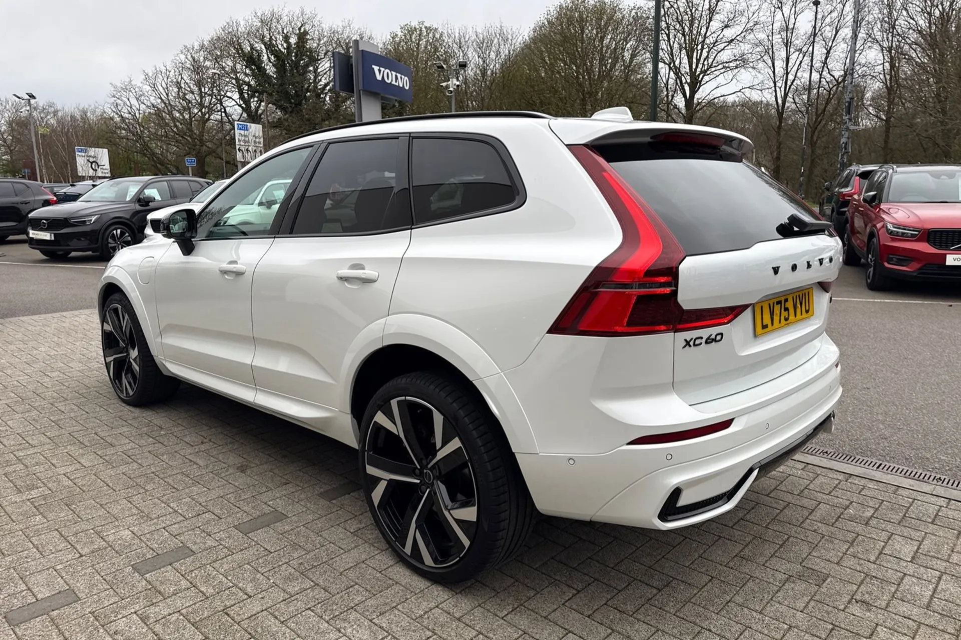 Volvo XC60 thumbnail image number 10