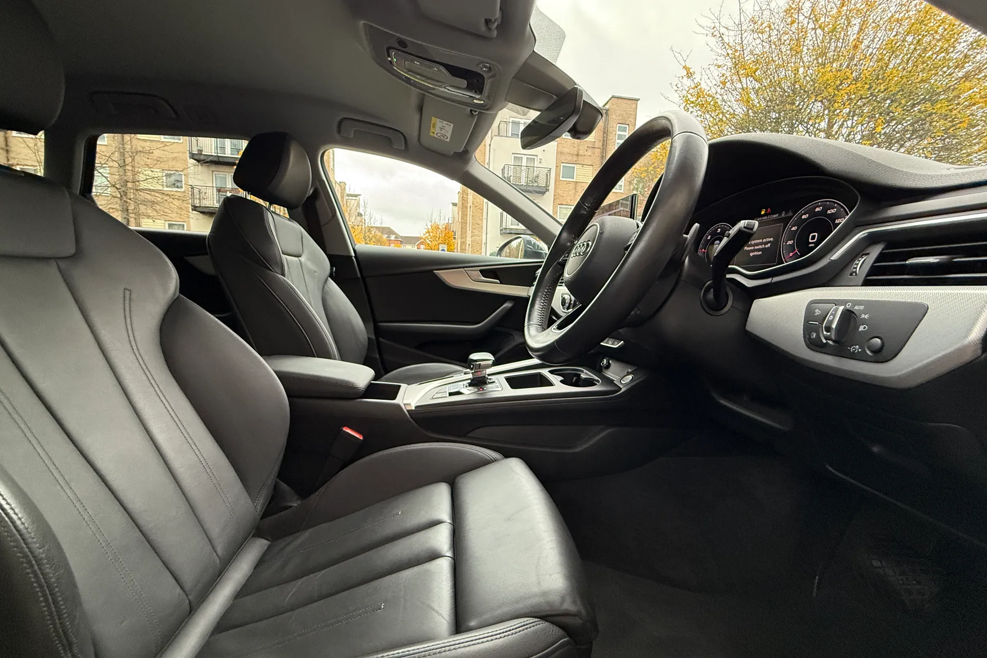 Audi A4 allroad thumbnail image number 33