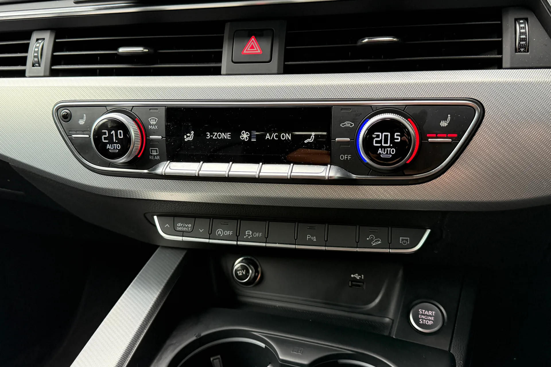 Audi A4 allroad thumbnail image number 19