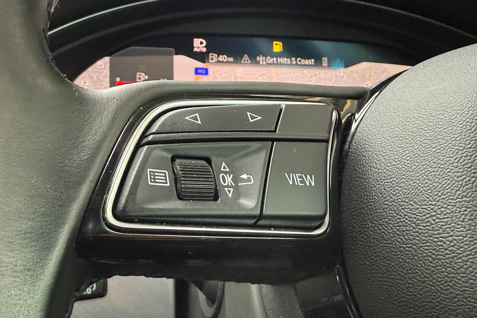 Audi A4 allroad thumbnail image number 11