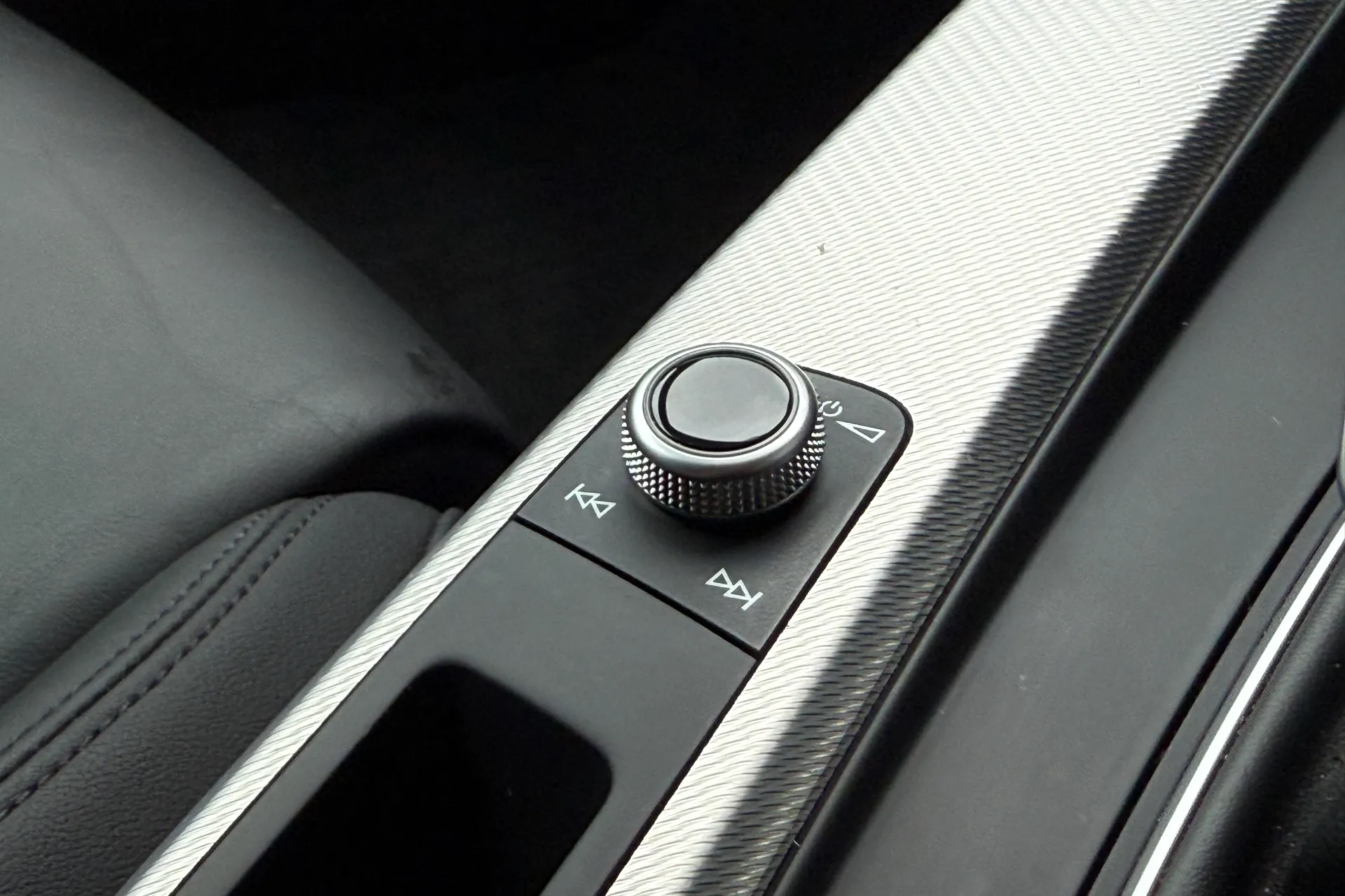 Audi A4 allroad thumbnail image number 28