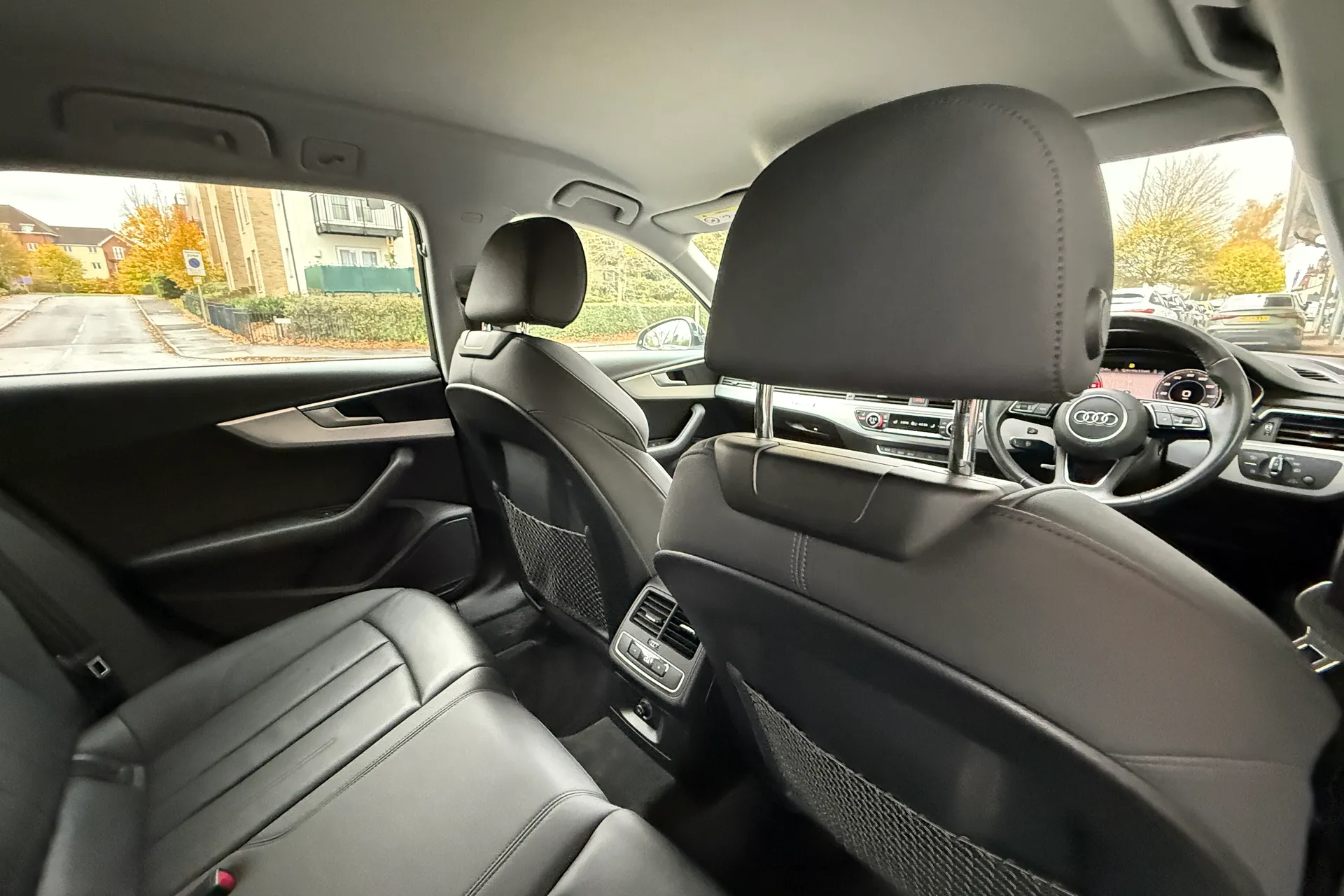 Audi A4 allroad thumbnail image number 37