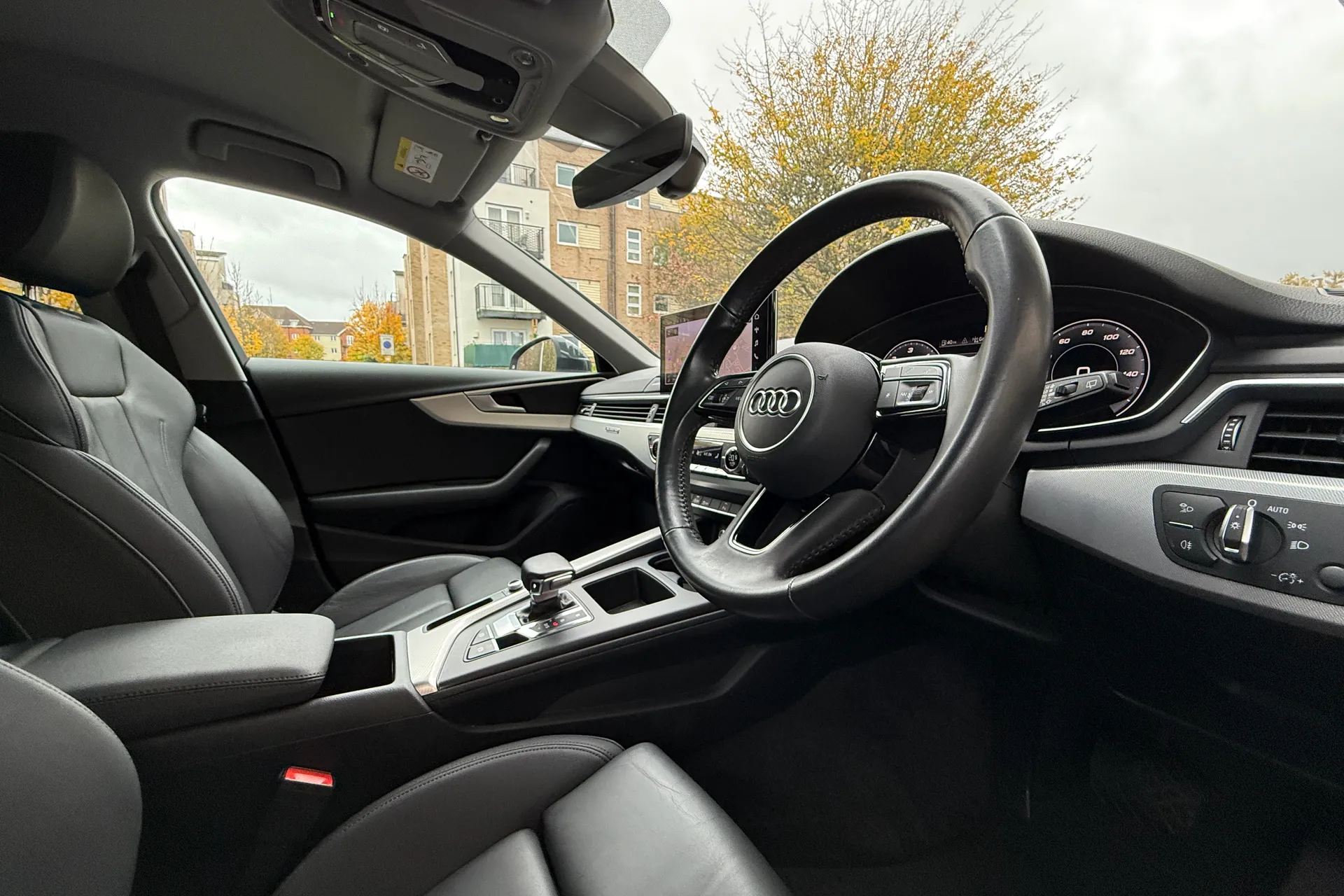 Audi A4 allroad thumbnail image number 10