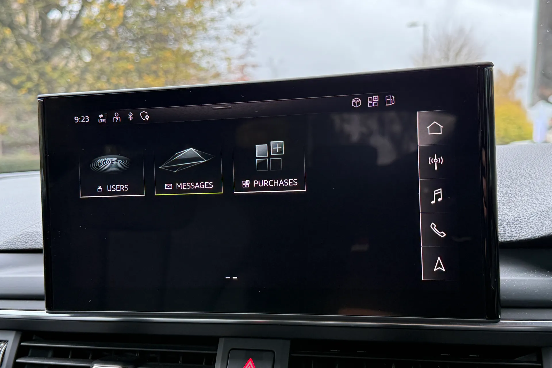 Audi A4 allroad thumbnail image number 18