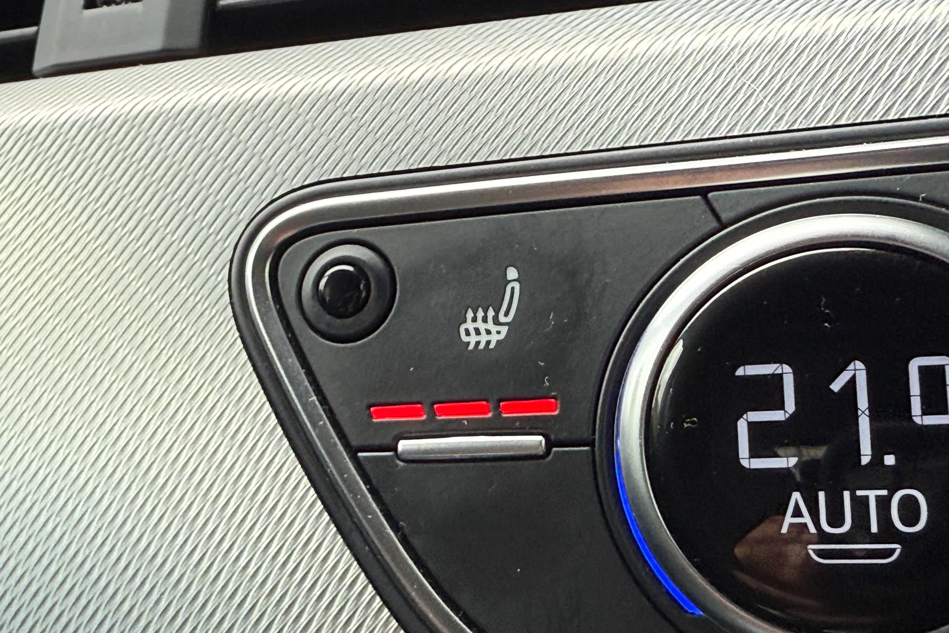 Audi A4 allroad thumbnail image number 20