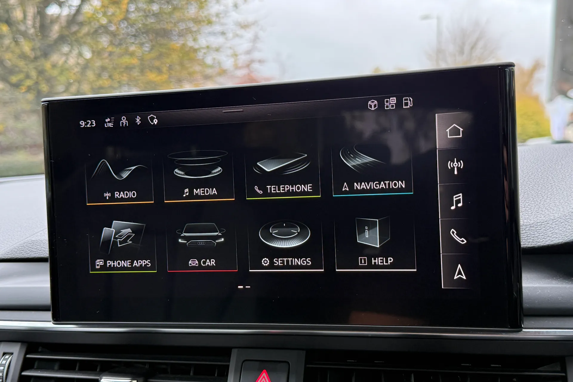 Audi A4 allroad thumbnail image number 17