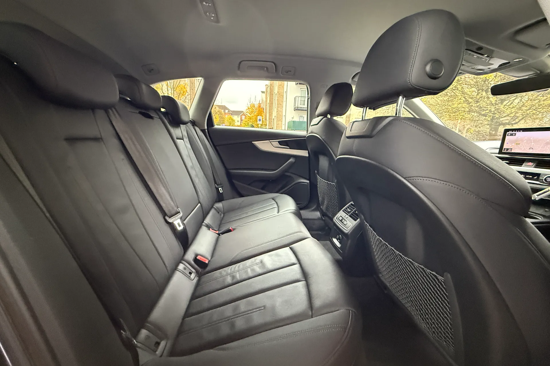 Audi A4 allroad thumbnail image number 36