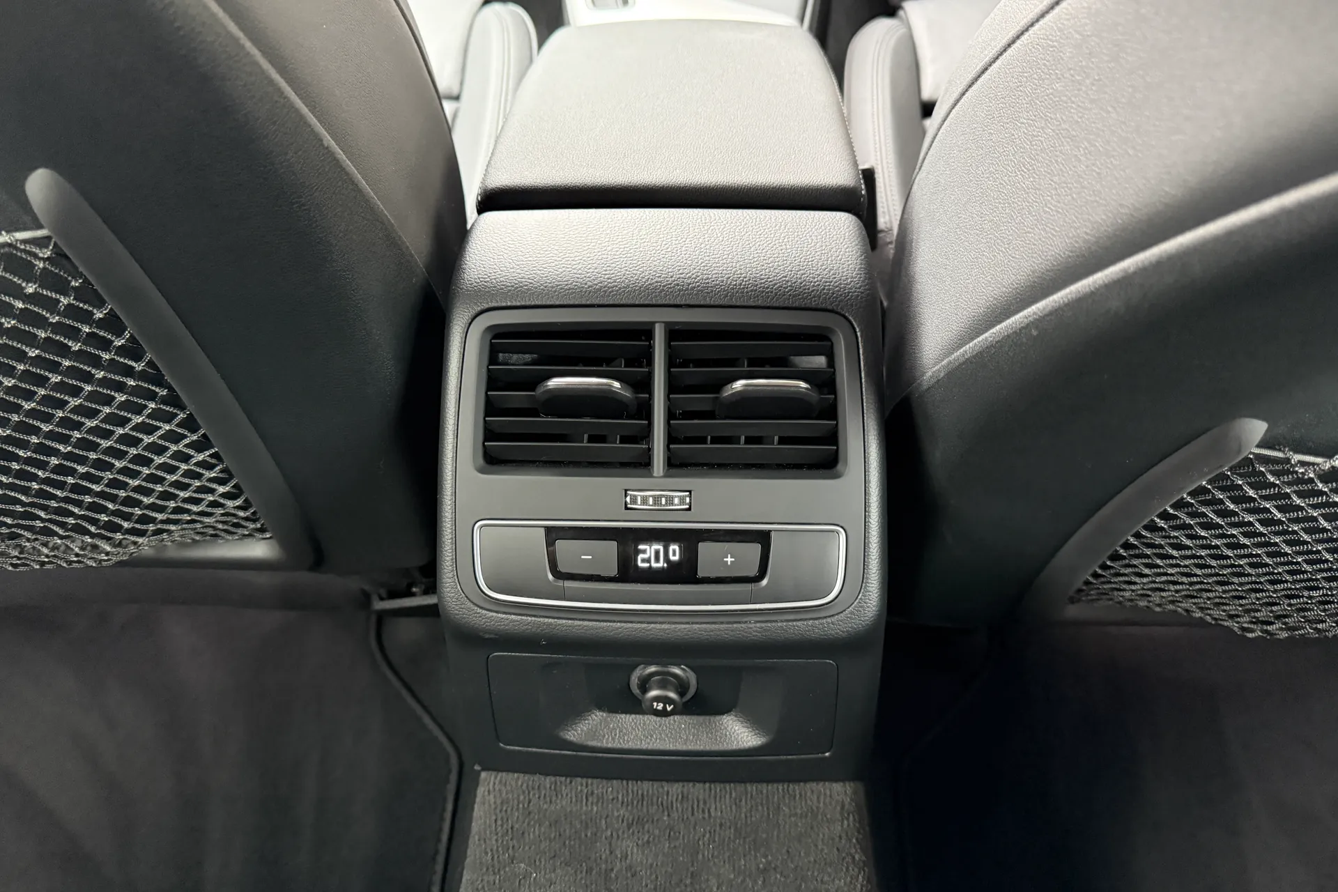 Audi A4 allroad thumbnail image number 38