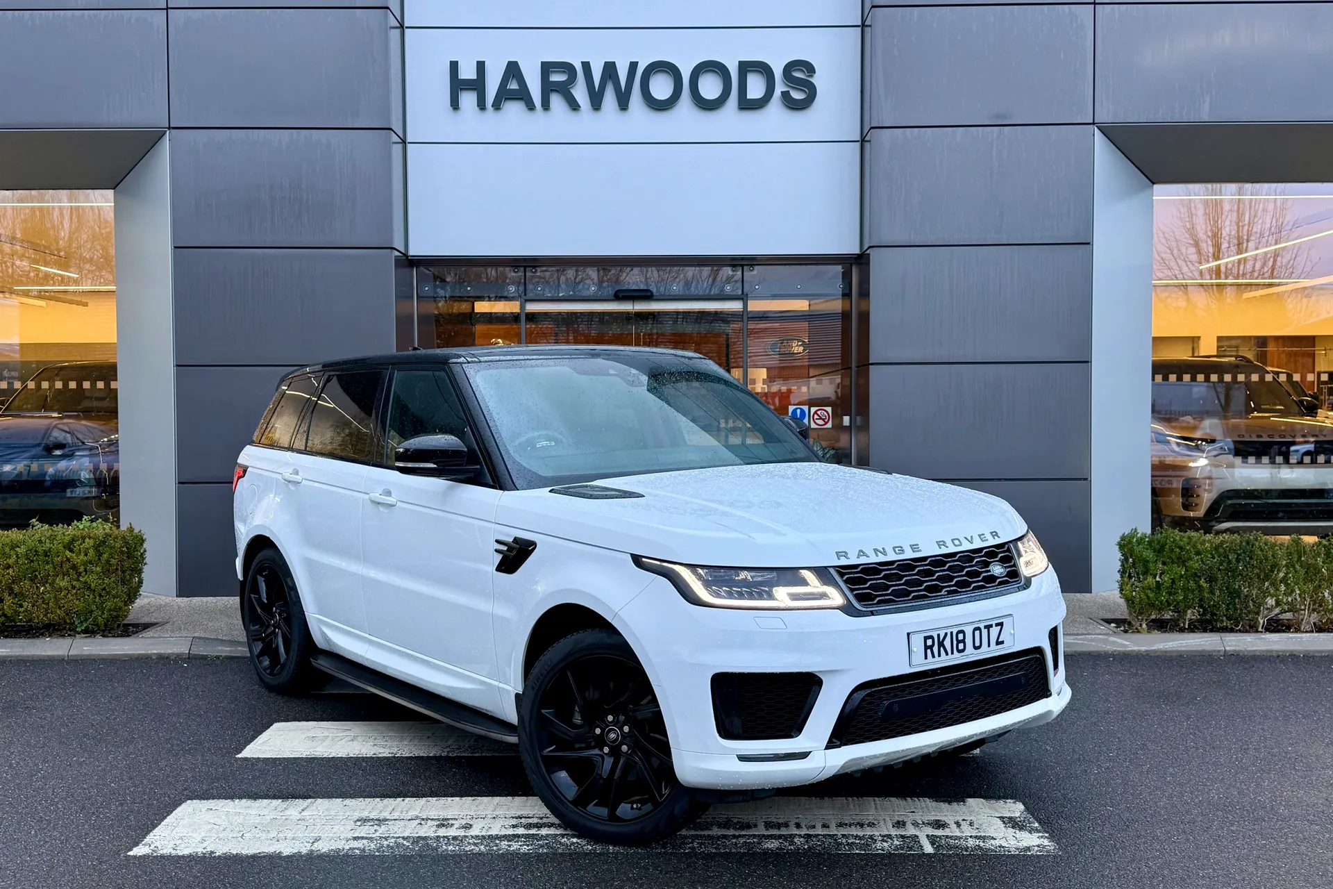 LAND ROVER RANGE ROVER SPORT focused image