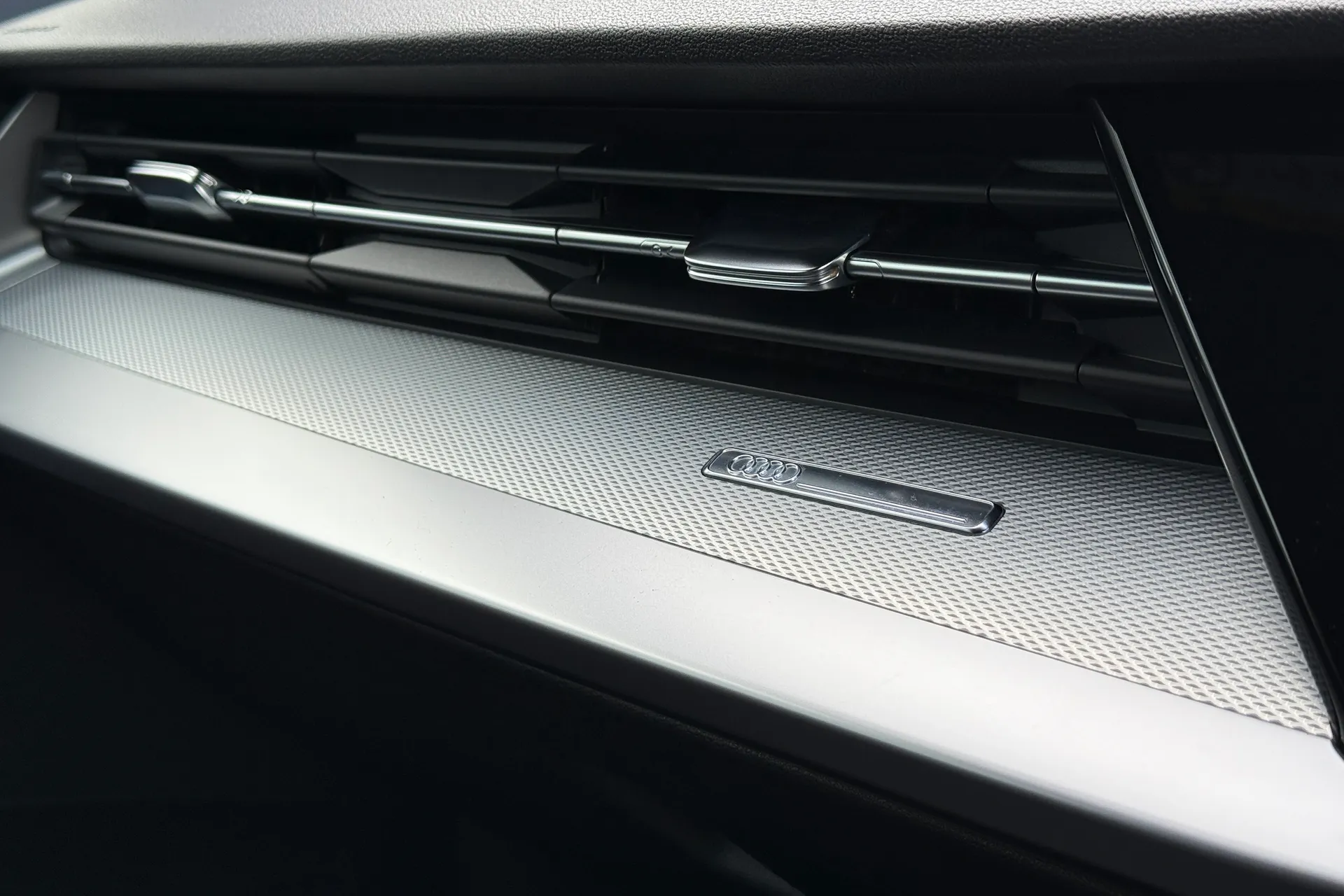 Audi A3 thumbnail image number 20