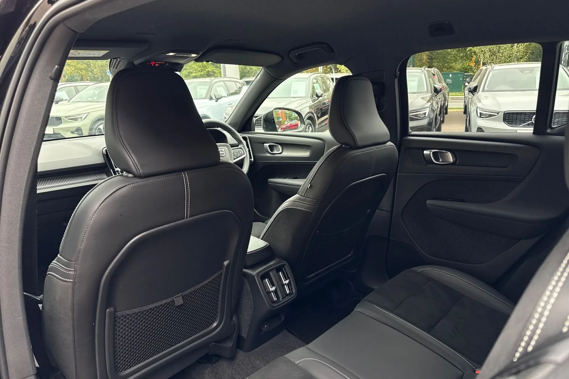 Volvo XC40 thumbnail image number 30