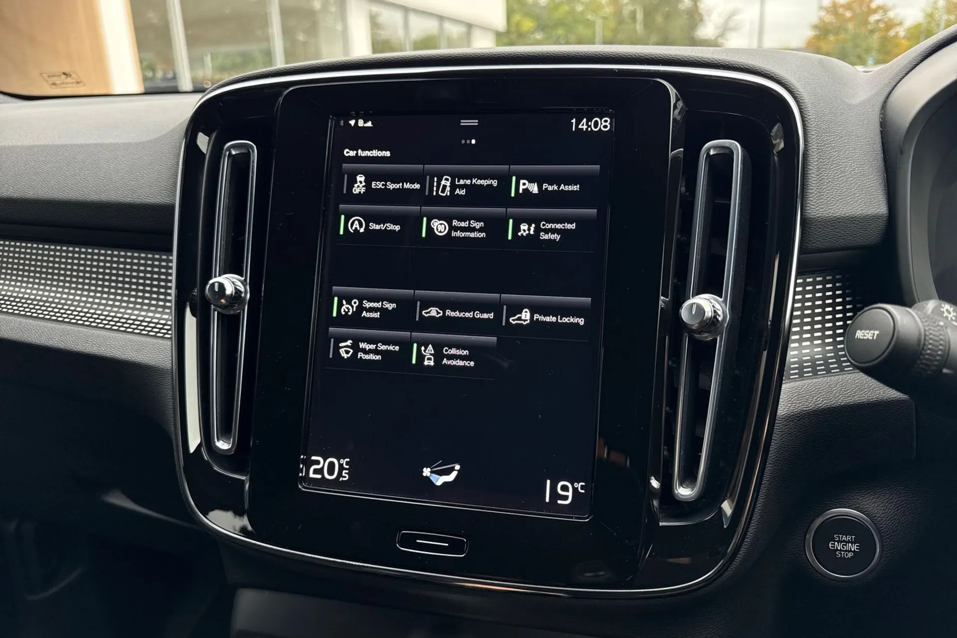 Volvo XC40 thumbnail image number 40