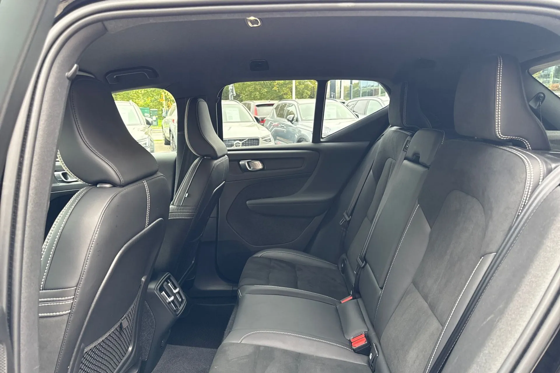 Volvo XC40 thumbnail image number 29