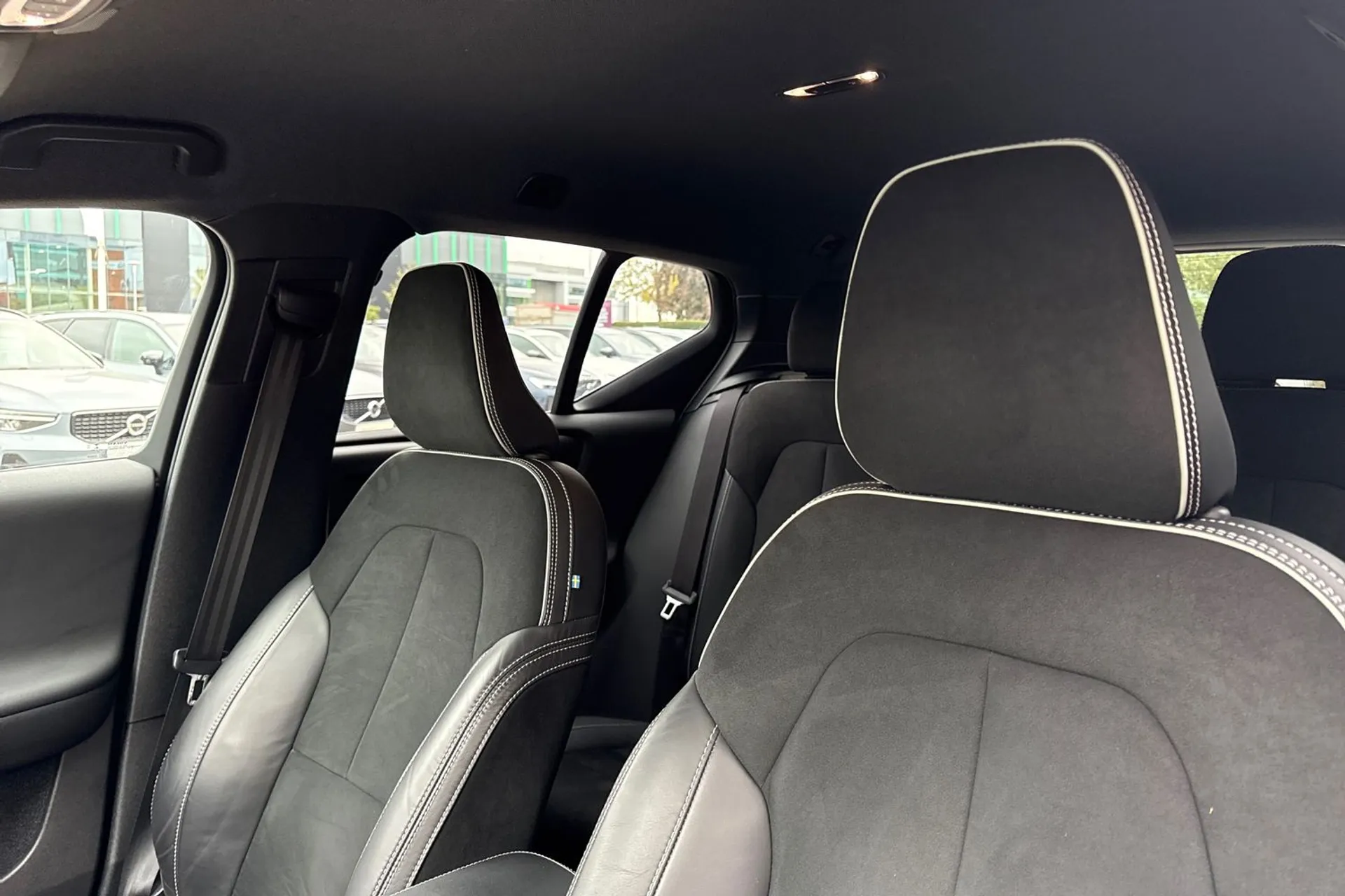 Volvo XC40 thumbnail image number 28