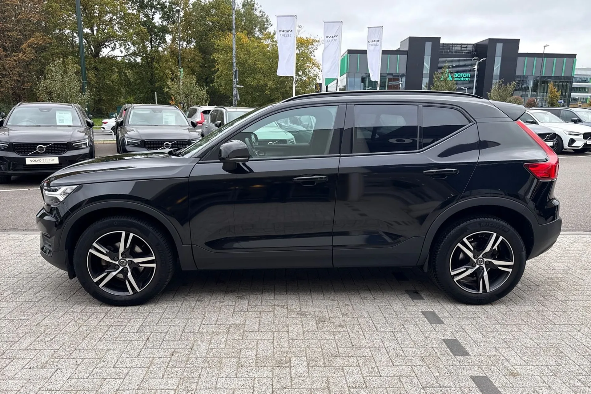 Volvo XC40 thumbnail image number 10