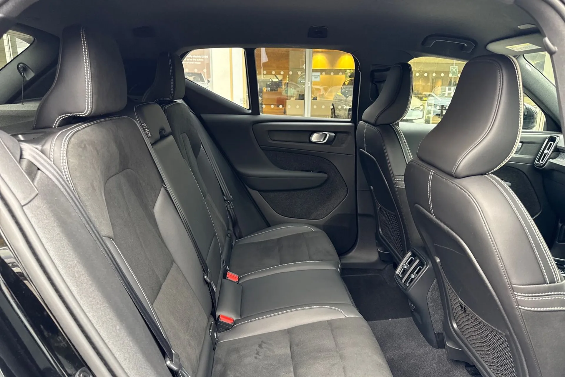 Volvo XC40 thumbnail image number 22