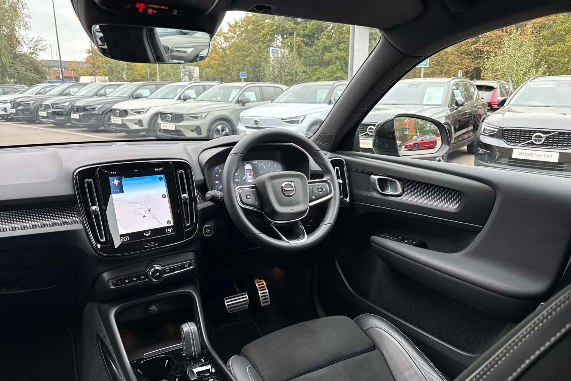 Volvo XC40 thumbnail image number 32