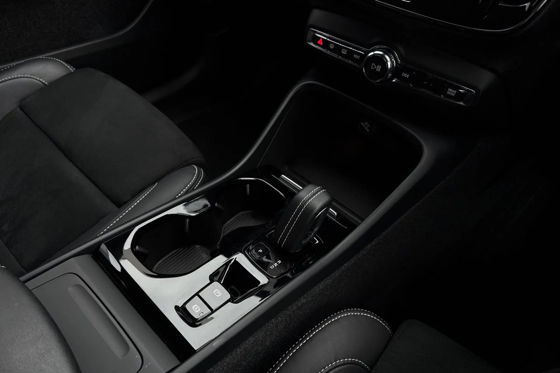 Volvo XC40 thumbnail image number 42