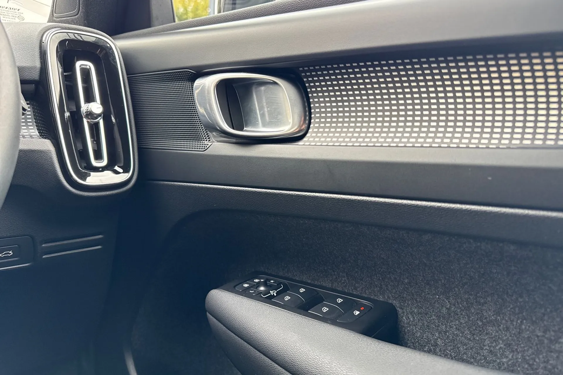 Volvo XC40 thumbnail image number 41