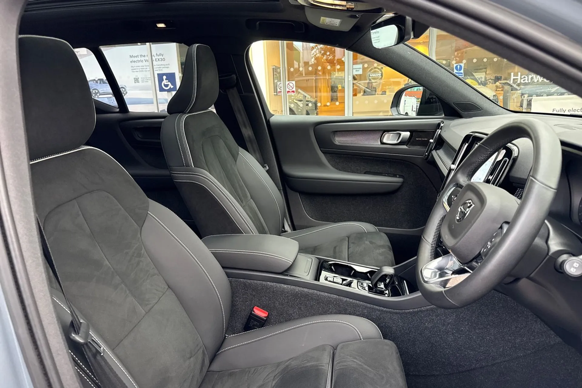 Volvo XC40 thumbnail image number 25