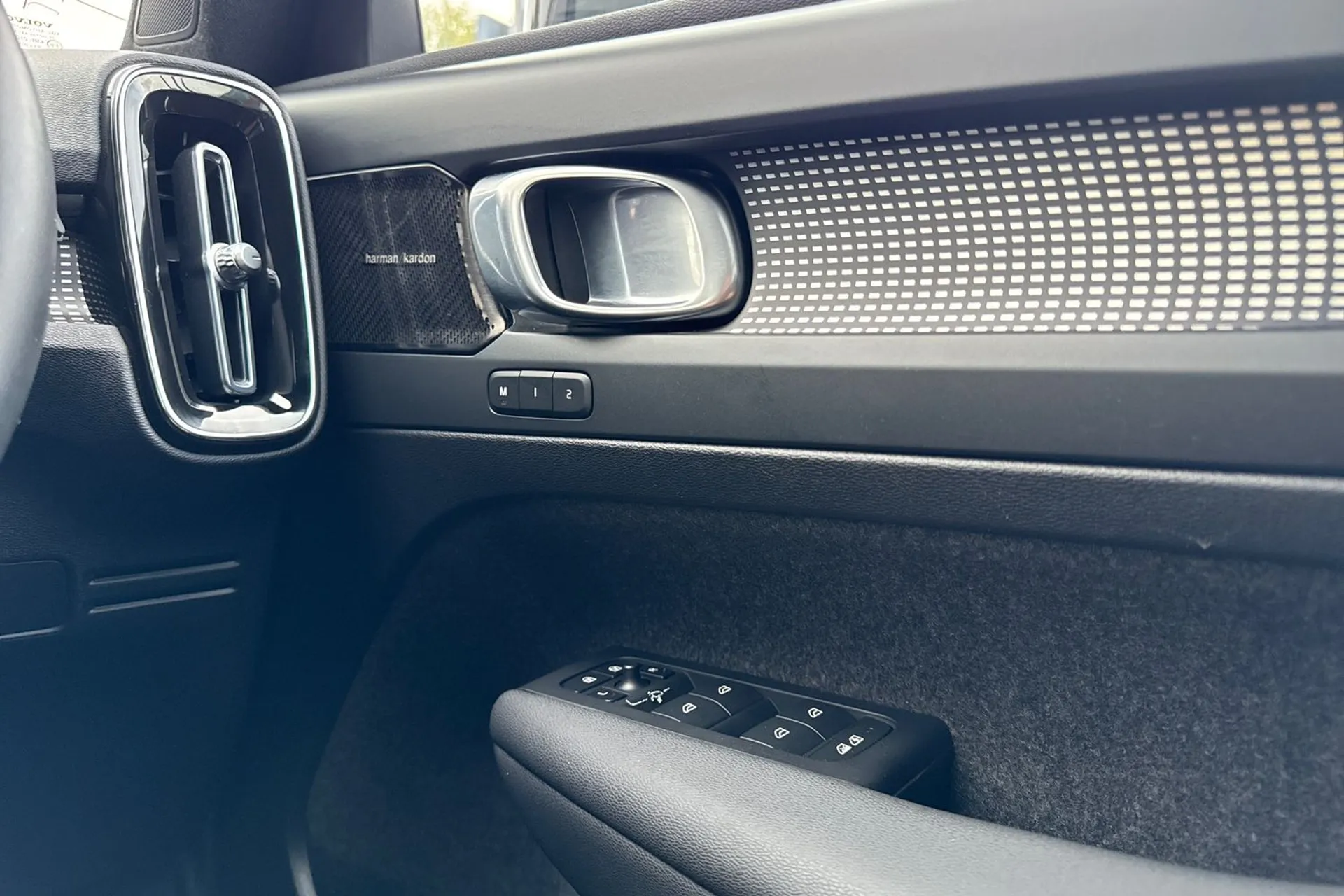 Volvo XC40 thumbnail image number 42