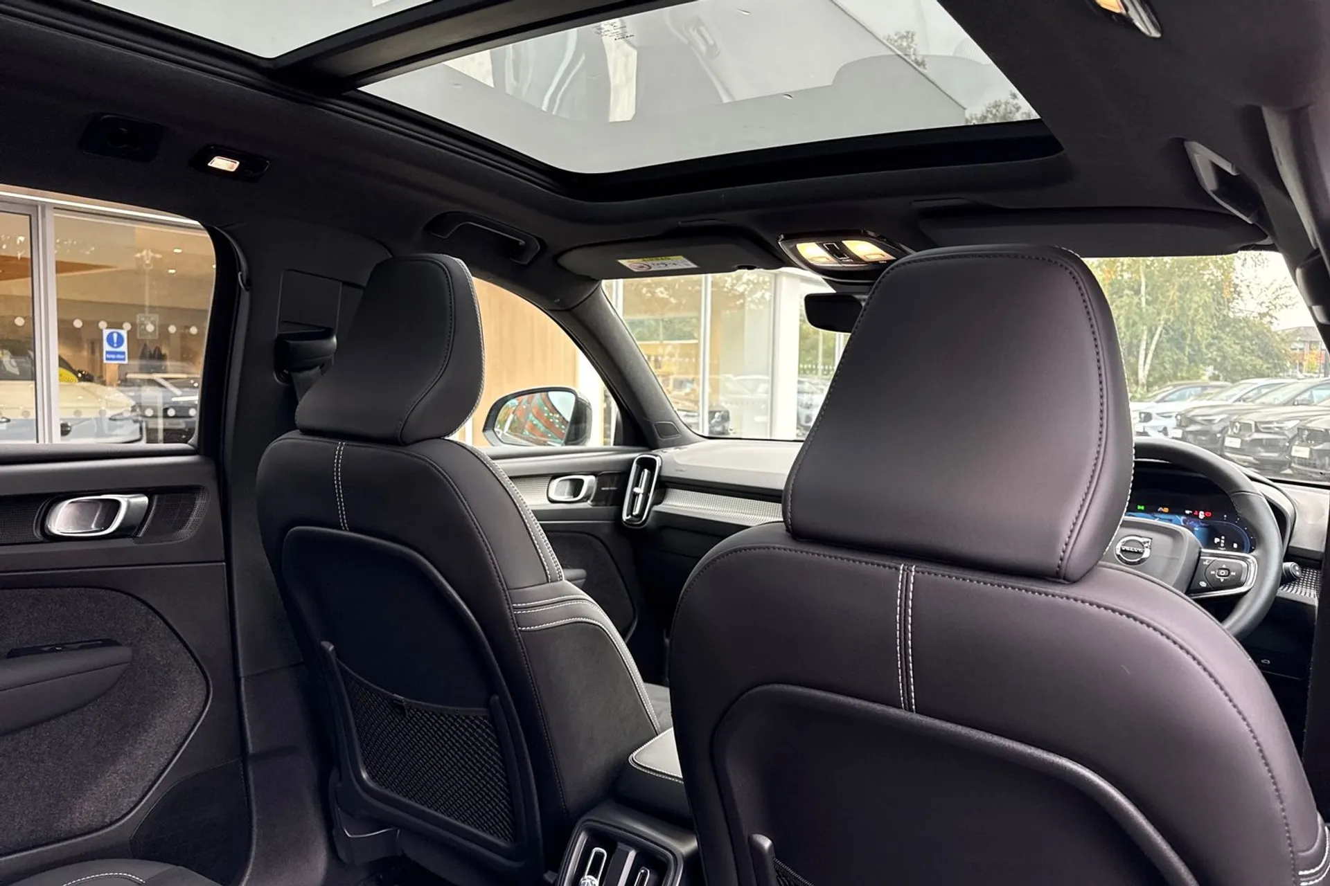 Volvo XC40 thumbnail image number 23