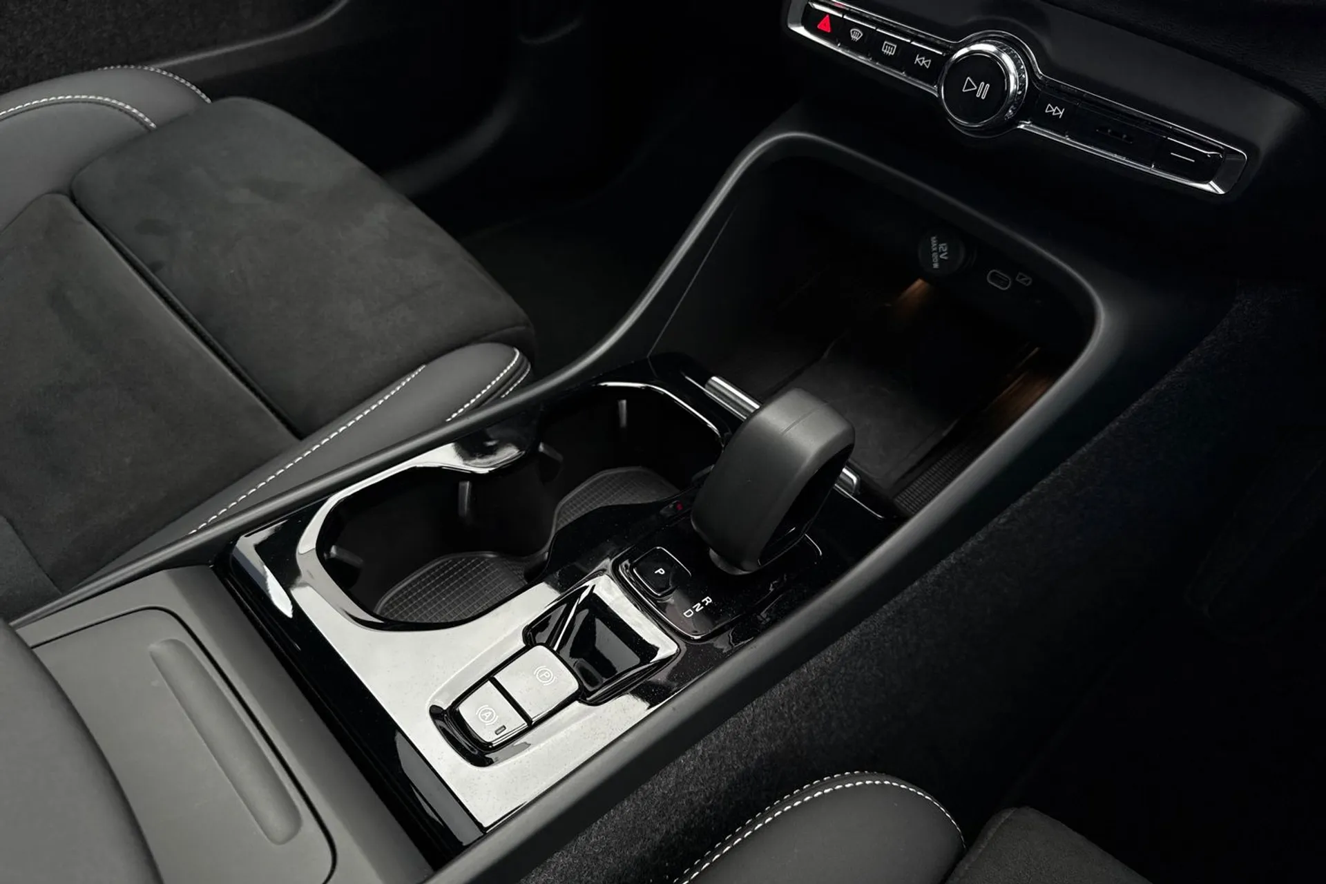 Volvo XC40 thumbnail image number 44