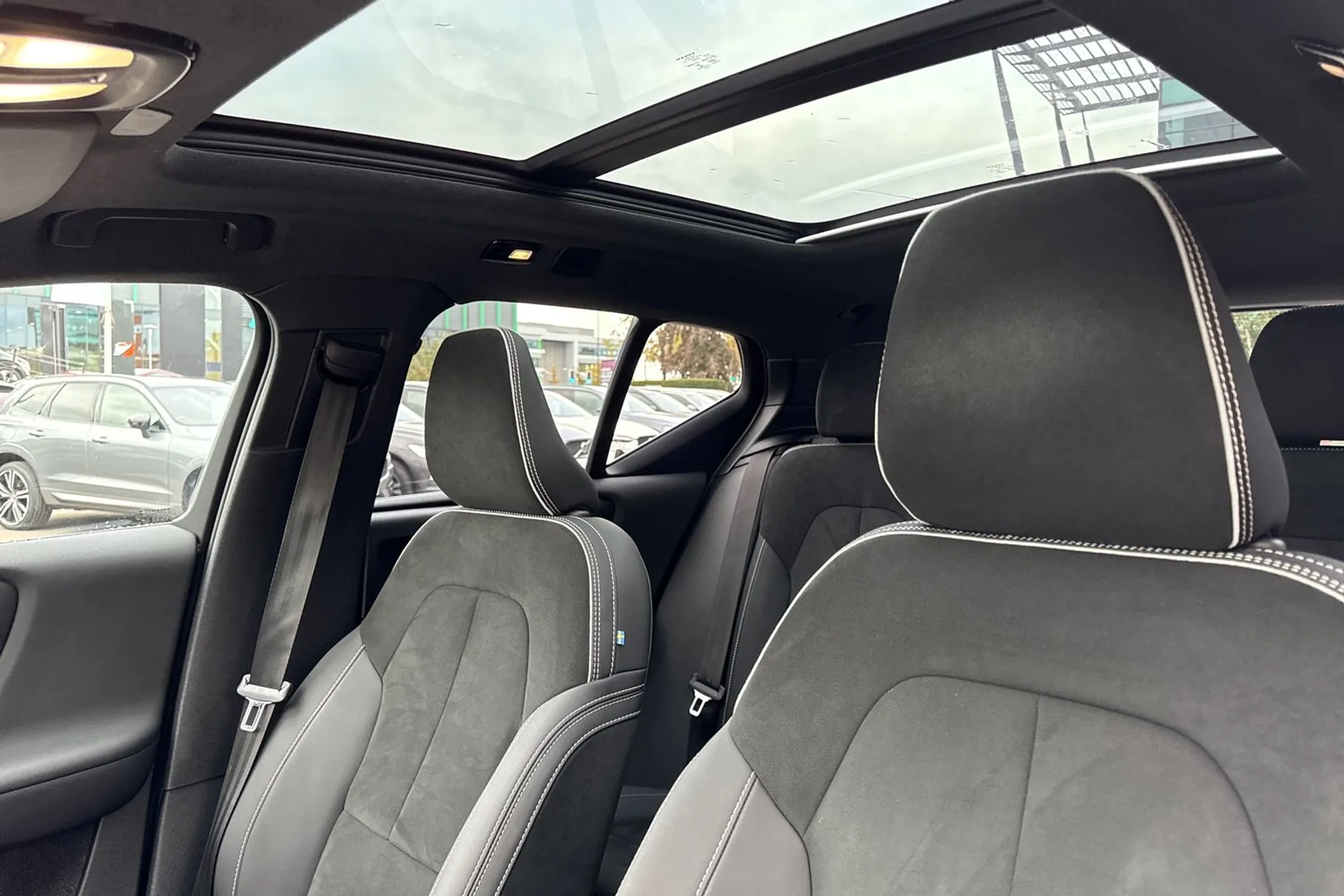 Volvo XC40 thumbnail image number 28