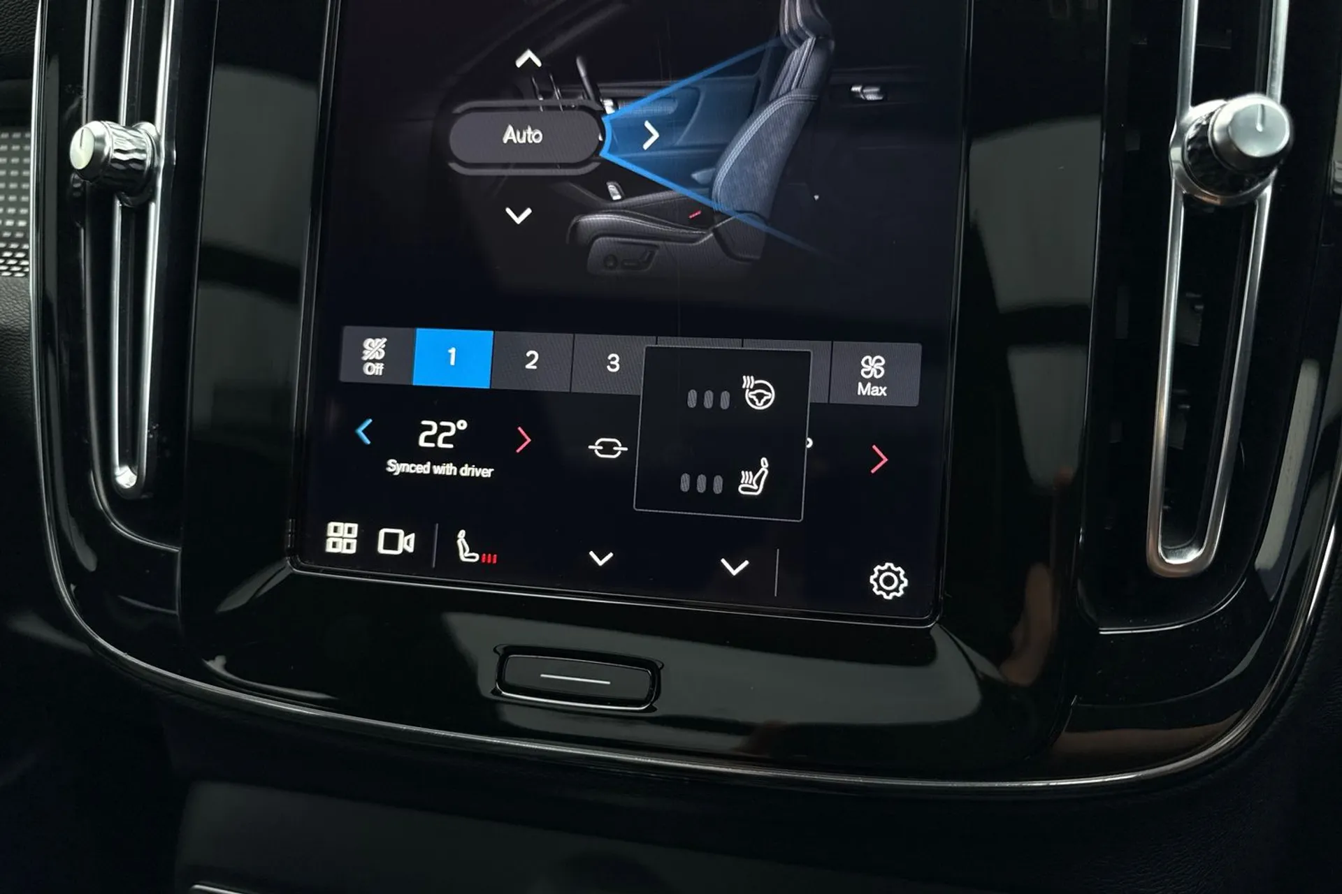 Volvo XC40 thumbnail image number 40