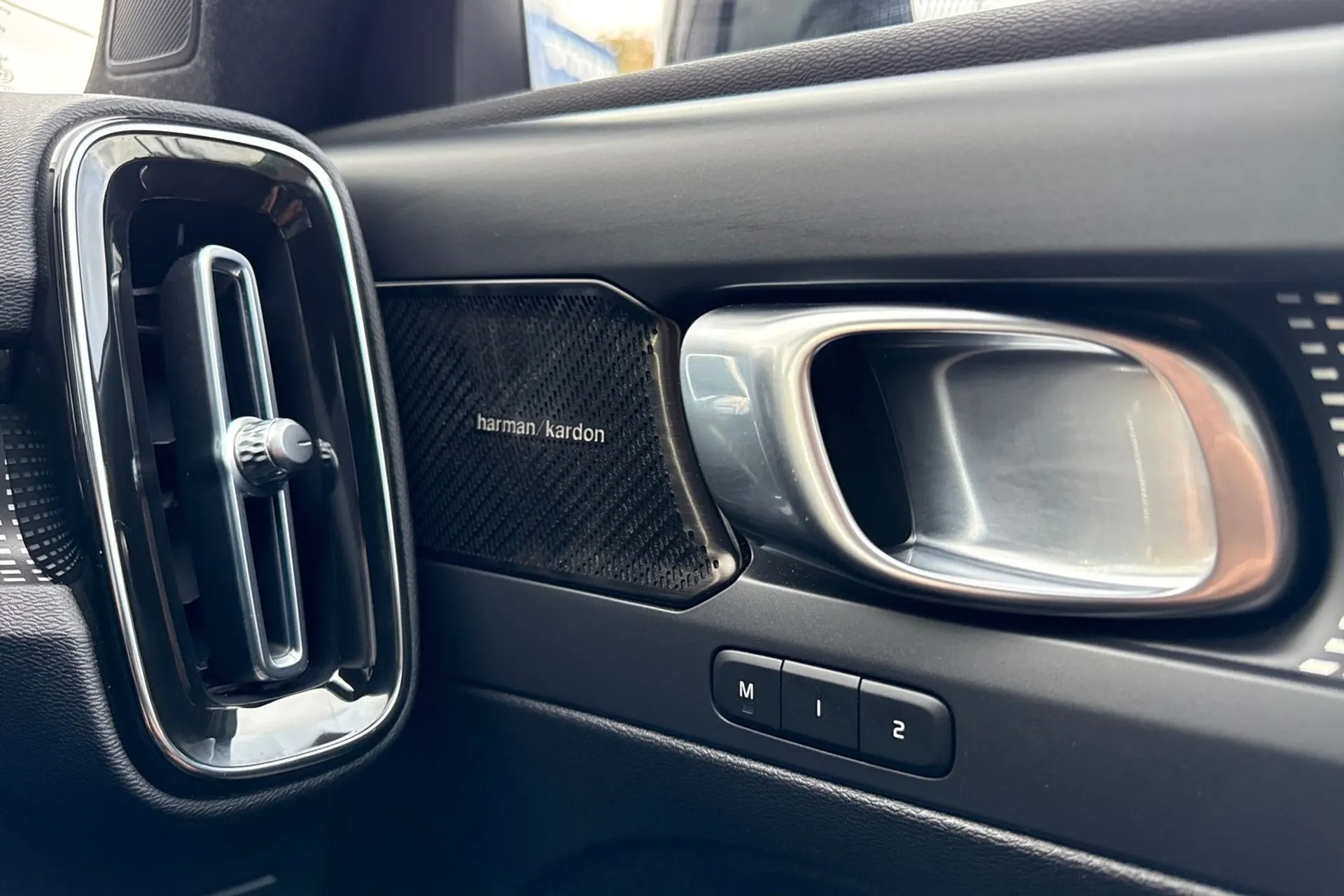 Volvo XC40 thumbnail image number 43