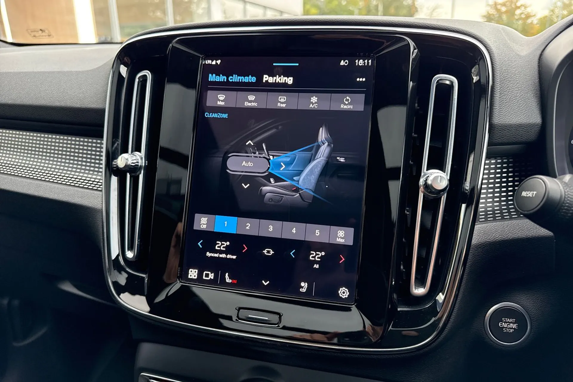 Volvo XC40 thumbnail image number 39